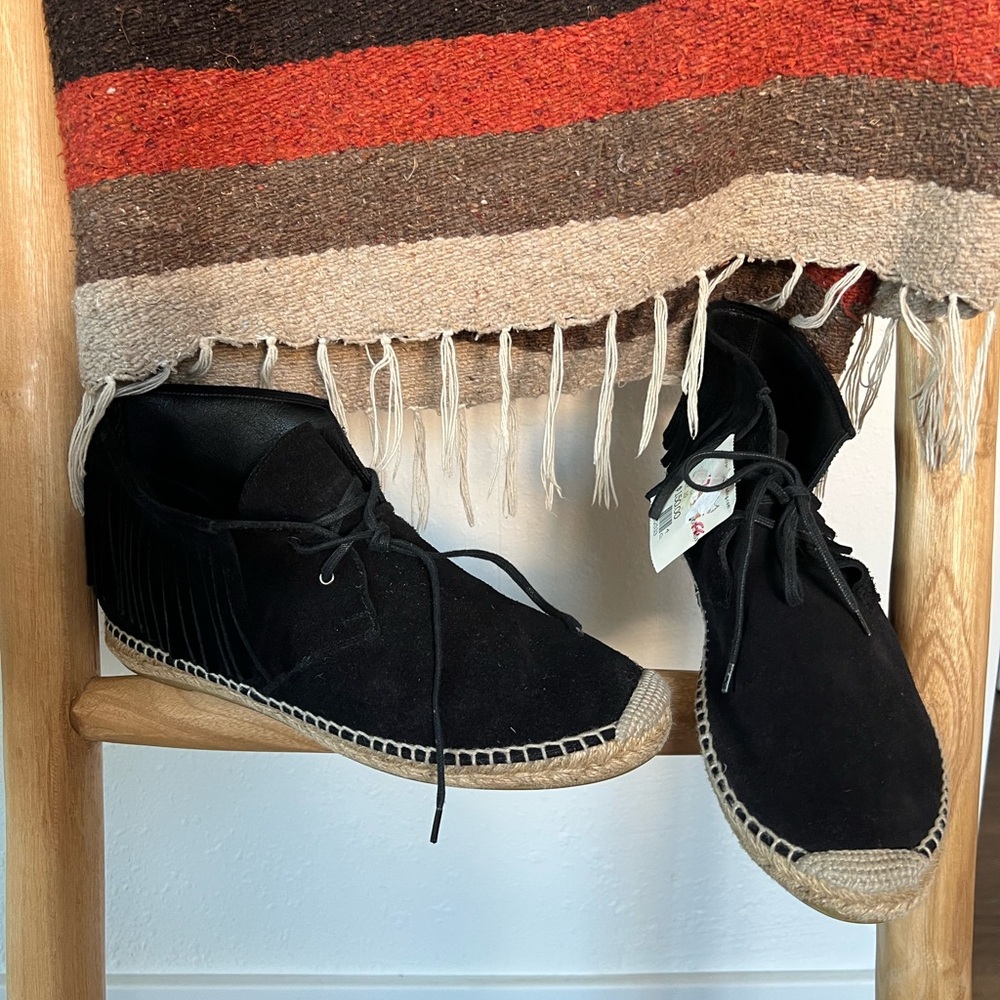 Saint Laurent Black Suede Chukka Boots. NWT - Picture 2 of 7